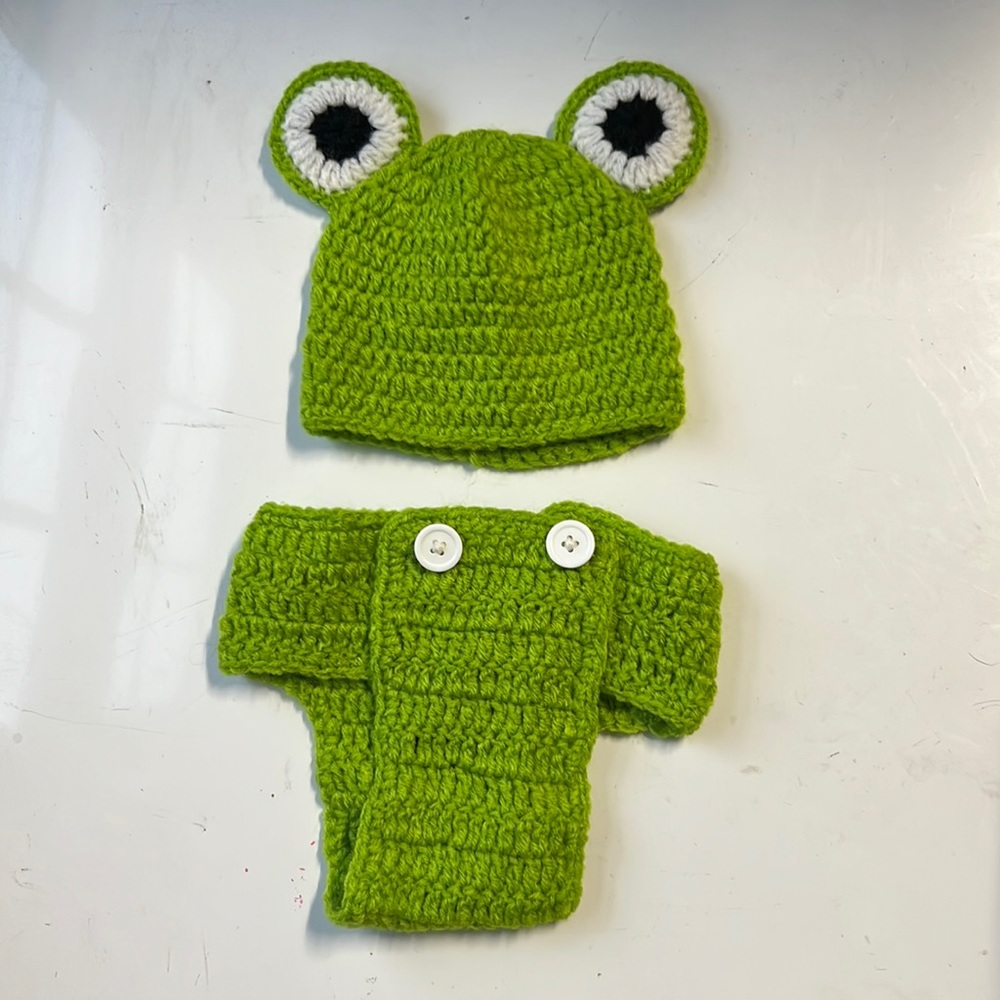 Newborn Frog costume, OS